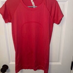 Women's Red Short Sleeve Top